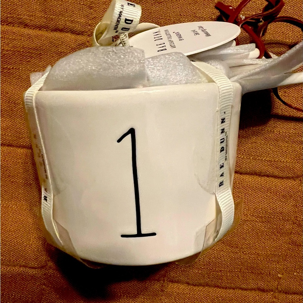 Rae Dunn Measuring cups
